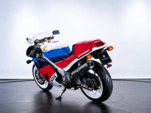 Image 2/48 of Honda DUMMY (1988)