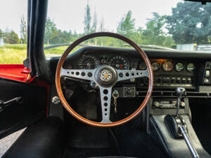 Image 3/20 of Jaguar E-Type (2+2) (1969)