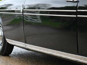 Image 33/40 of Bristol 410 (1968)