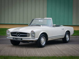 Image 7/29 of Mercedes-Benz 230 SL (1965)