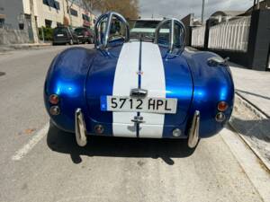 Image 3/18 of AC Cobra (2011)