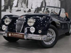 Image 3/43 de Jaguar XK 140 DHC (1957)