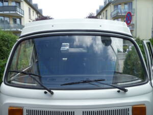 Image 3/126 of Volkswagen T2b Westfalia (1973)