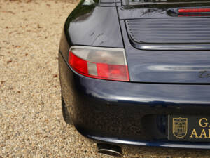 Immagine 19/50 di Porsche 911 Carrera (2003)