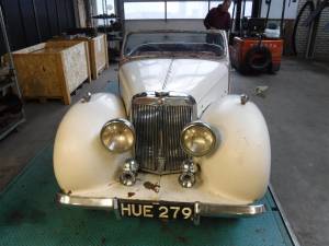 Image 2/24 of Triumph 2000 Roadster (1948)