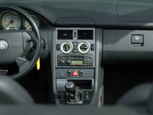 Image 33/50 of Mercedes-Benz SLK 200 Kompressor (1998)