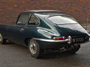 Immagine 7/50 di Jaguar Type E (2+2) (1966)