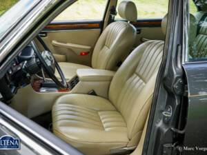 Image 22/57 de Jaguar XJ 12 (1986)