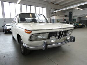 Immagine 25/43 di BMW 2000 tii (1971)