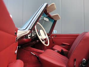 Immagine 47/56 di Mercedes-Benz 280 SL (1969)