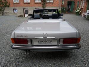 Image 7/23 of Mercedes-Benz 280 SL (1983)