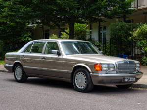 Image 2/25 of Mercedes-Benz 560 SEL (1986)