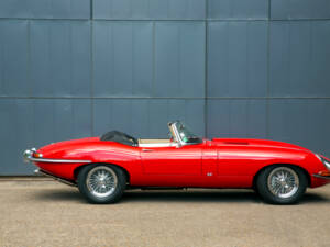 Image 5/11 of Jaguar E-Type 3.8 Flat Floor (1962)