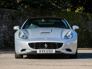 Image 6/44 de Ferrari California (2011)