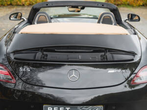 Image 83/100 of Mercedes-Benz SLS AMG Roadster (2011)