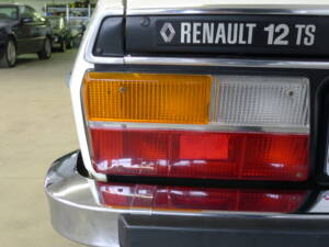 Image 25/36 of Renault R 12 TS (1978)
