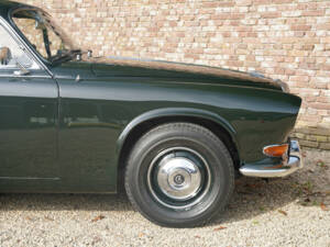 Image 46/50 of Daimler Sovereign 420 (1968)