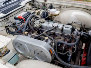 Imagen 29/30 de Triumph TR 6 (1977)