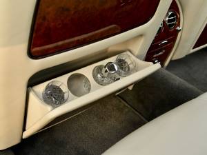 Image 17/49 of Bentley Arnage R (2005)