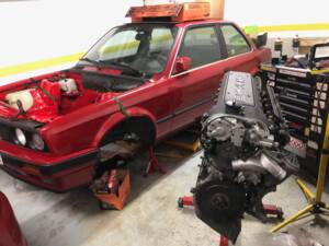 Imagen 141/180 de BMW 316i (1989)