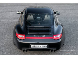 Image 27/32 de Porsche 911 Carrera 4S (2009)