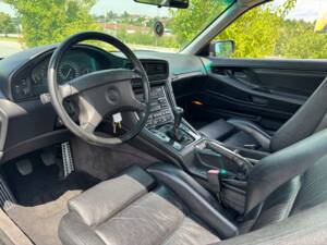 Image 12/37 of BMW 850i (1991)