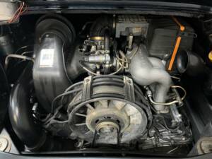 Bild 10/15 von Porsche 911 Carrera 3.2 (1988)