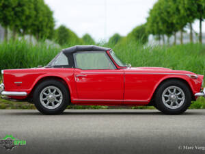 Image 27/35 of Triumph TR 5 PI (1968)