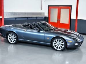 Image 6/7 de Jaguar XK8 4.2 (2005)