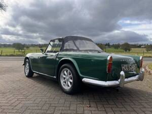 Image 33/45 of Triumph TR 4 (1964)