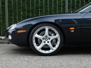 Image 16/51 of Jaguar XKR (2003)