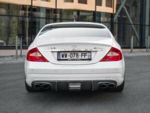 Image 7/7 of Mercedes-Benz CLS 63 AMG (2007)