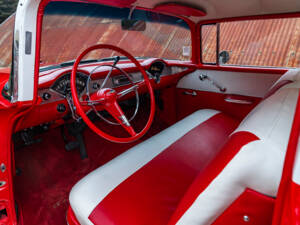 Image 26/44 of Chevrolet Bel Air Hardtop Coupe (1956)