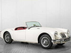 Image 5/50 of MG MGA 1500 (1957)