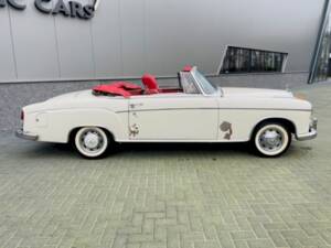 Immagine 8/36 di Mercedes-Benz 220 SE b (1961)