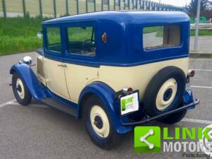 Bild 5/10 von Renault Monaquatre (1932)