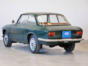 Image 11/65 of Alfa Romeo Giulia 1600 Sprint GT (1964)