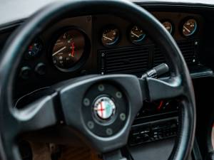 Immagine 39/50 di Alfa Romeo SZ (1993)