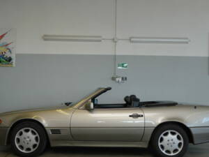 Image 1/41 of Mercedes-Benz 300 SL (1991)