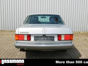 Imagen 4/15 de Mercedes-Benz 300 SE (1986)