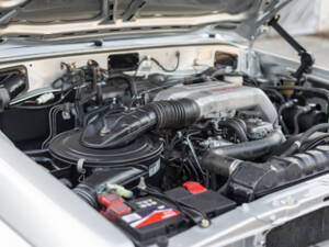 Image 83/100 of Toyota Land Cruiser HJ61 GX (1987)