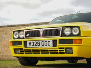 Image 47/50 of Lancia Delta HF Integrale Evoluzione II (1994)