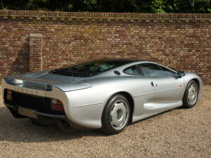 Bild 2/50 von Jaguar XJ 220 (1994)