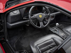 Image 16/38 of Ferrari 512 M (1996)