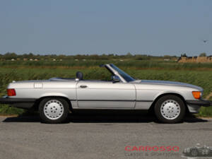 Image 4/50 of Mercedes-Benz 560 SL (1988)