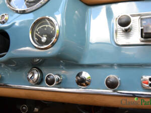 Image 37/50 of Mercedes-Benz 190 SL (1961)