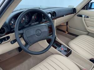 Image 26/48 of Mercedes-Benz 560 SL (1989)