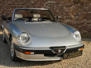 Bild 49/50 von Alfa Romeo 2.0 Spider QV (1987)