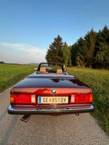 Immagine 3/15 di BMW 325i (1987)