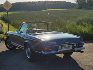 Image 6/6 de Mercedes-Benz 280 SL (1970)